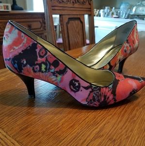 Anne Klein fabric shoes